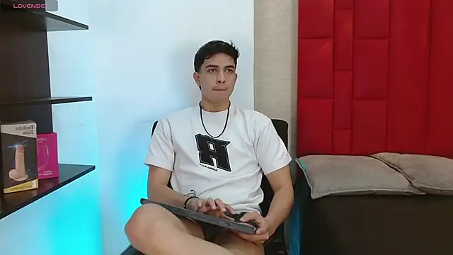 Cady Hot online show from 11/18/25, 08:24