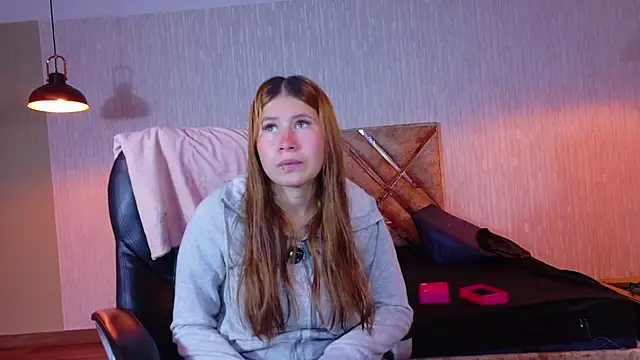 Snapshot of Olivia11_ chatting on 11/12/25, 11:21 Olivia11 online show from 11/12/25, 11:21