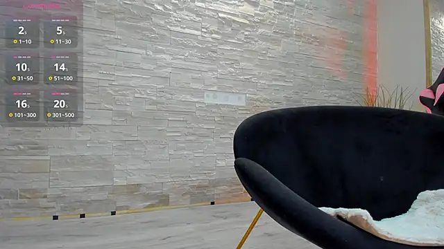 Snapshot of Jelly_Bee chatting on 10/18/25, 07:36 Jelly Bee online show from 10/18/25, 07:36