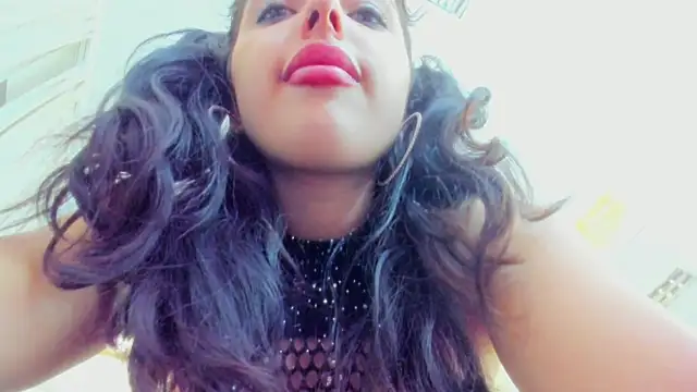 Snapshot of Jelly_Bee chatting on 10/25/25, 07:52 Jelly Bee online show from 10/25/25, 07:52