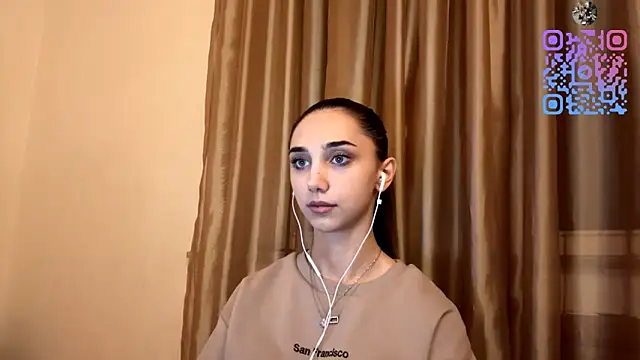 LinaMour online show from 10/17/25, 10:01