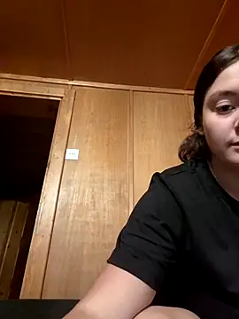 Snapshot of YoungLiisaxx chatting on 09/09/25, 05:40 YoungLiisaxx online show from 09/09/25, 05:40