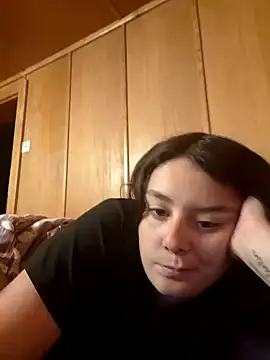 Snapshot of YoungLiisaxx chatting on 10/14/25, 05:30 YoungLiisaxx online show from 10/14/25, 05:30