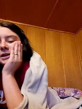 Snapshot of YoungLiisaxx chatting on 10/24/25, 06:32 YoungLiisaxx online show from 10/24/25, 06:32