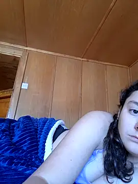 Snapshot of YoungLiisaxx chatting on 11/04/25, 10:14 YoungLiisaxx online show from 11/04/25, 10:14