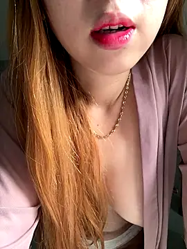 Tiffany-yy online show from 11/18/25, 04:17