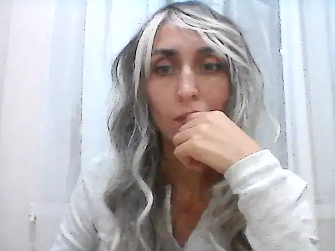 Snapshot of Nuvika chatting on 11/23/25, 09:03 Nuvika online show from 11/23/25, 09:03