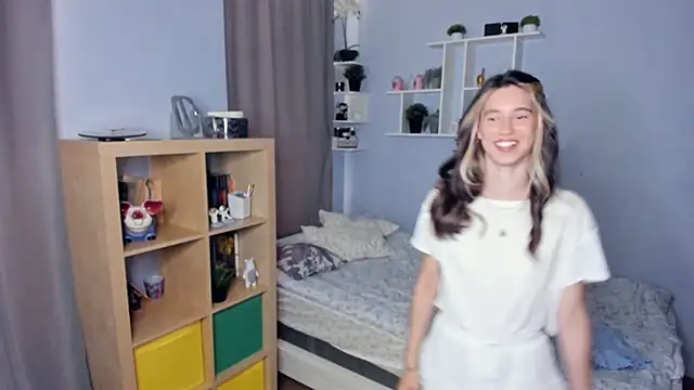 AntonettaTarring online show from 09/09/25, 07:19