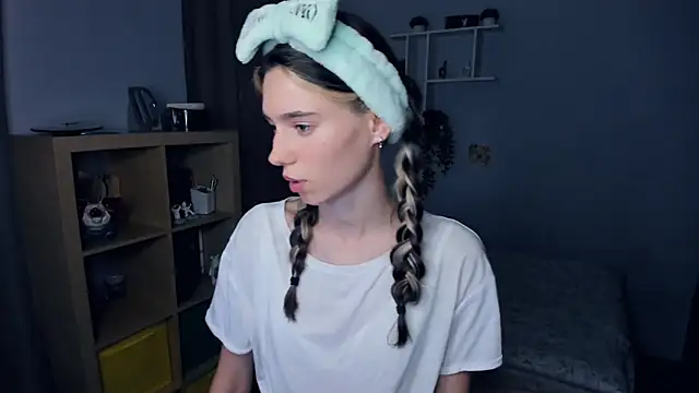 AntonettaTarring online show from 09/11/25, 07:30