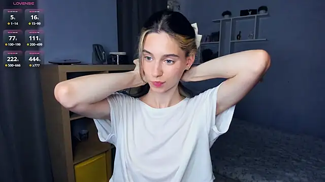 AntonettaTarring online show from 09/19/25, 07:21