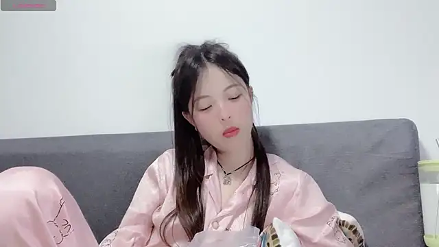 nuonuo321 online show from 11/09/25, 10:46