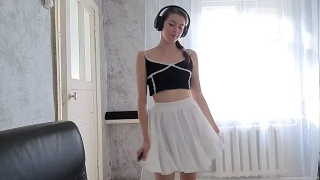 CutieAnny online show from 10/02/25, 05:58