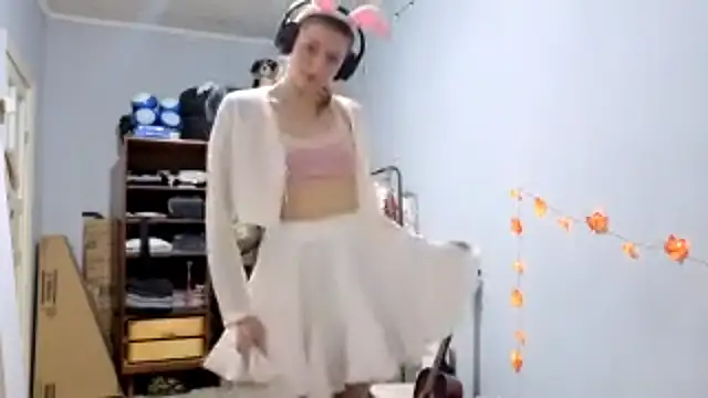 CutieAnny online show from 10/13/25, 04:29