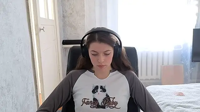 CutieAnny online show from 10/24/25, 04:31