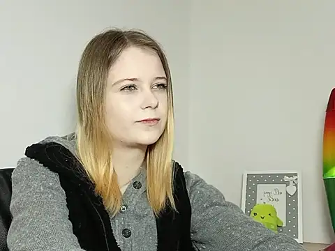 LydiaYoung online show from 11/14/25, 07:12