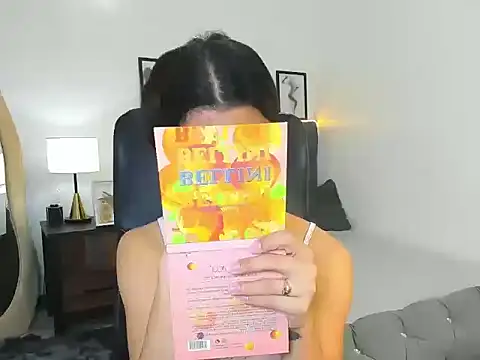 CassieSommereux online show from 10/08/25, 05:16