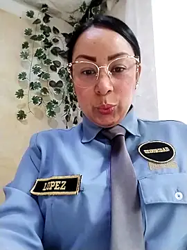 Snapshot of CRISTAL__11 chatting on 09/30/25, 01:05 CRISTAL 11 online show from 09/30/25, 01:05