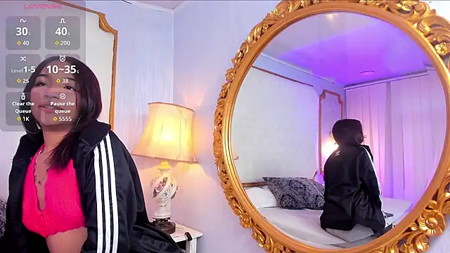 Snapshot of Manelyk_evanss_ chatting on 11/19/25, 11:10 Manelyk evanss online show from 11/19/25, 11:10