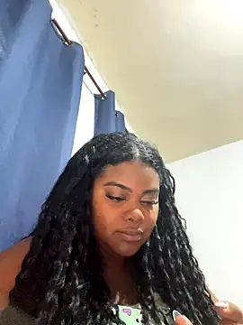 LunaSthena online show from 10/18/25, 01:52