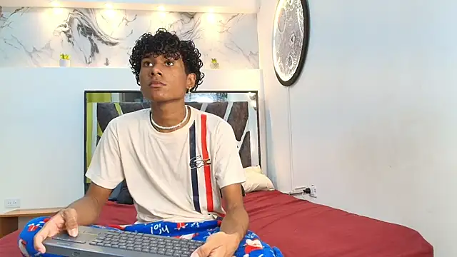 LONDON BOYS1 online show from 10/13/25, 01:27