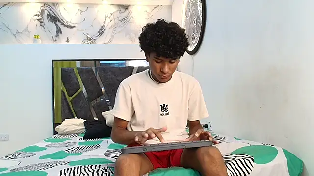 LONDON BOYS1 online show from 10/21/25, 01:17