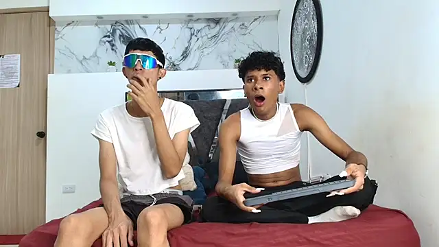 LONDON BOYS1 online show from 10/31/25, 01:39