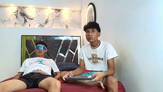 LONDON BOYS1 online show from 11/01/25, 01:40