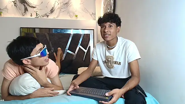 LONDON BOYS1 online show from 11/11/25, 01:16