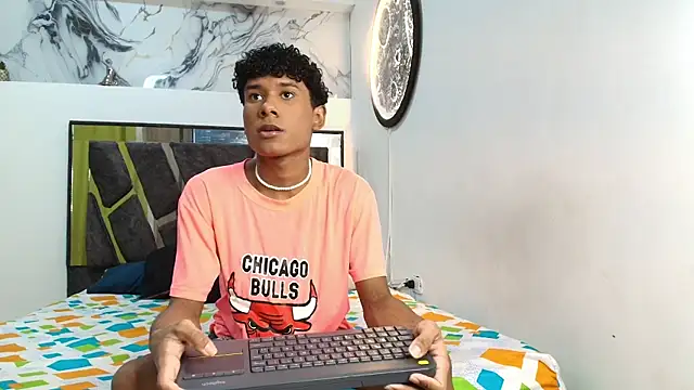 LONDON BOYS1 online show from 11/20/25, 01:28