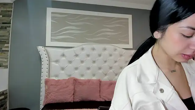 Snapshot of _camila_ortiz chatting on 10/03/25, 07:33 camila ortiz online show from 10/03/25, 07:33