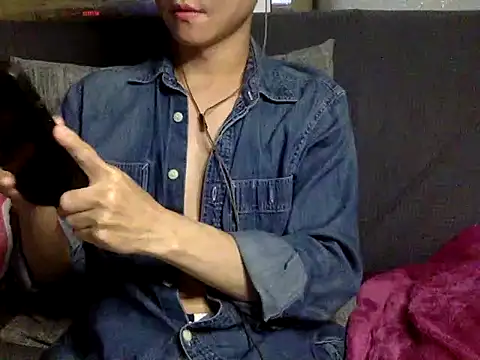 Snapshot of Zzchu chatting on 09/23/25, 06:00 Zzchu online show from 09/23/25, 06:00