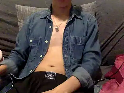 Snapshot of Zzchu chatting on 10/08/25, 06:05 Zzchu online show from 10/08/25, 06:05