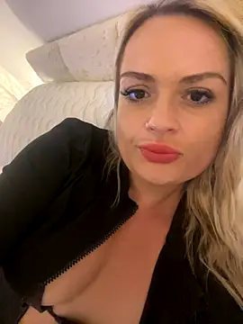 Snapshot of Seductive-SkyeXXX chatting on 09/16/25, 05:47 Seductive-SkyeXXX online show from 09/16/25, 05:47