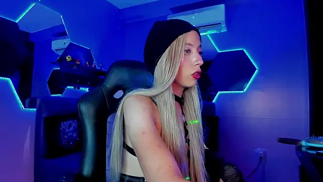 Snapshot of Isabella_glam chatting on 11/09/25, 01:59 Isabella glam online show from 11/09/25, 01:59