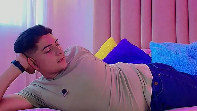 lilith and draven nom online show from 10/24/25, 09:11