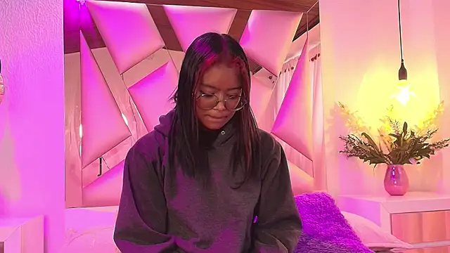 lilith and draven nom online show from 11/14/25, 09:46