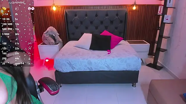 Snapshot of ladymercury1 chatting on 11/11/25, 07:14 ladymercury1 online show from 11/11/25, 07:14