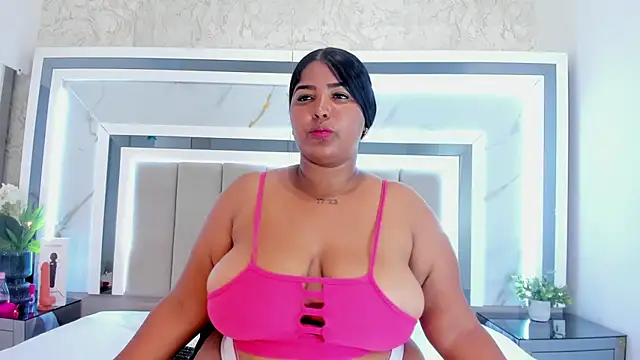 JuliethaVillalobos online show from 11/07/25, 08:53