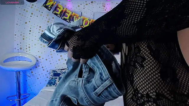 Snapshot of Emily_Vaughan chatting on 10/21/25, 03:29 Emily Vaughan online show from 10/21/25, 03:29