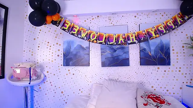 Snapshot of Emily_Vaughan chatting on 10/27/25, 04:16 Emily Vaughan online show from 10/27/25, 04:16