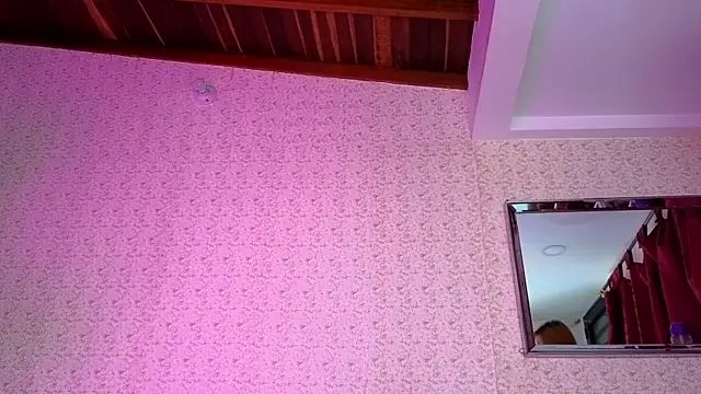 Addicted to pleasures aws online show from 10/04/25, 10:30