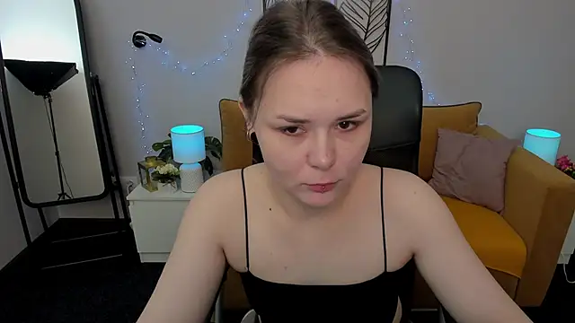 Snapshot of Sophi_gi chatting on 09/20/25, 03:18 Sophi gi online show from 09/20/25, 03:18