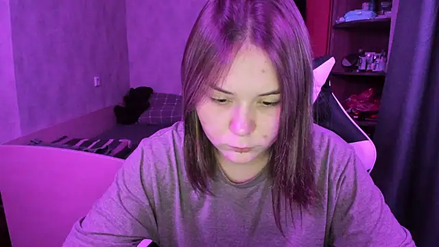 Snapshot of Sophi_gi chatting on 10/04/25, 01:09 Sophi gi online show from 10/04/25, 01:09
