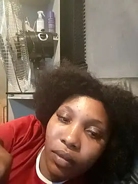 Snapshot of freakynyashXxXx chatting on 10/11/25, 05:00 freakynyashXxXx online show from 10/11/25, 05:00