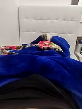 Yazaza1999 online show from 10/08/25, 10:46