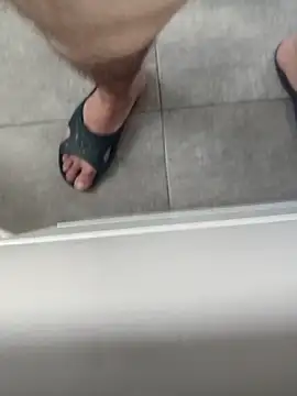 Yazaza1999 online show from 10/12/25, 12:15