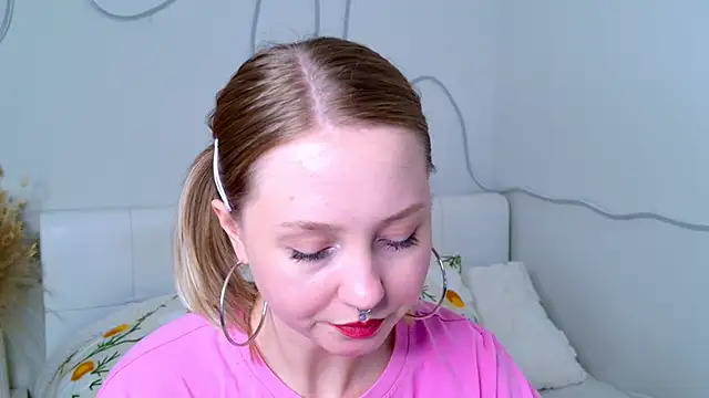Snapshot of CandiceKingz chatting on 09/30/25, 06:13 CandiceKingz online show from 09/30/25, 06:13