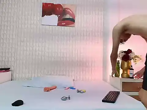 LuigiMarchetti online show from 11/11/25, 07:03