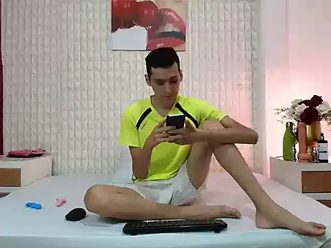 LuigiMarchetti online show from 11/12/25, 07:46