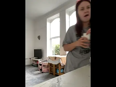 RoseMaee online show from 10/28/25, 11:25